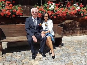 Read more about the article Glückliches Paar reist in die Schweiz